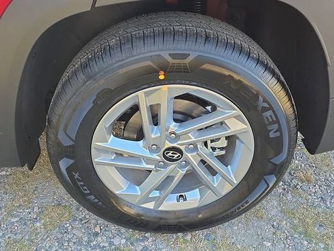 Certified 2025 Hyundai Tucson SE FWD image 42