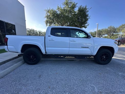 Used 2022 Toyota Tacoma SR5 w/ Technology Package RWD image 10