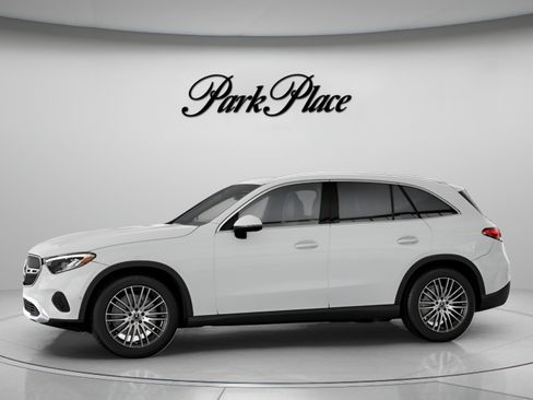 Used 2026 Mercedes-Benz GLC 300 image 4
