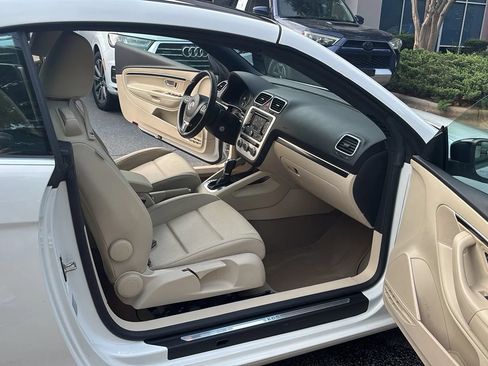 Used 2014 Volkswagen Eos FWD image 22