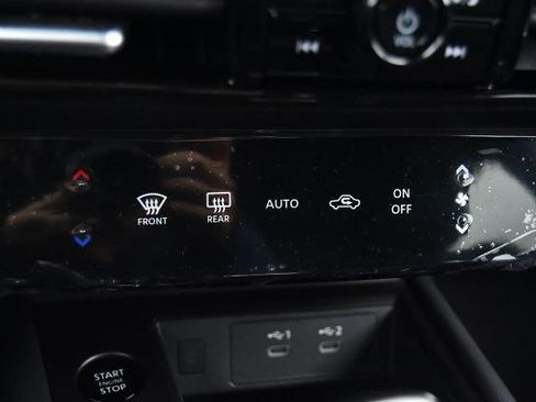 New 2025 Nissan Kicks SR image 18