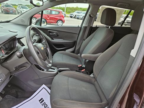 Used 2020 Chevrolet Trax LS w/ Tint and Cruise Package FWD image 22