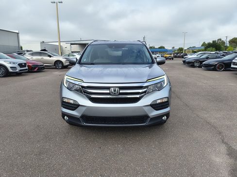 Used 2017 Honda Pilot Touring image 2