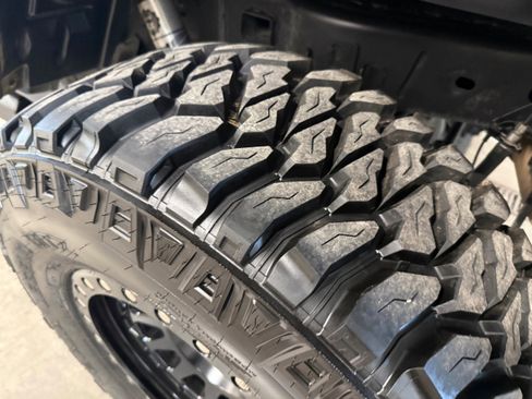 Used 2021 Jeep Gladiator Sport image 37