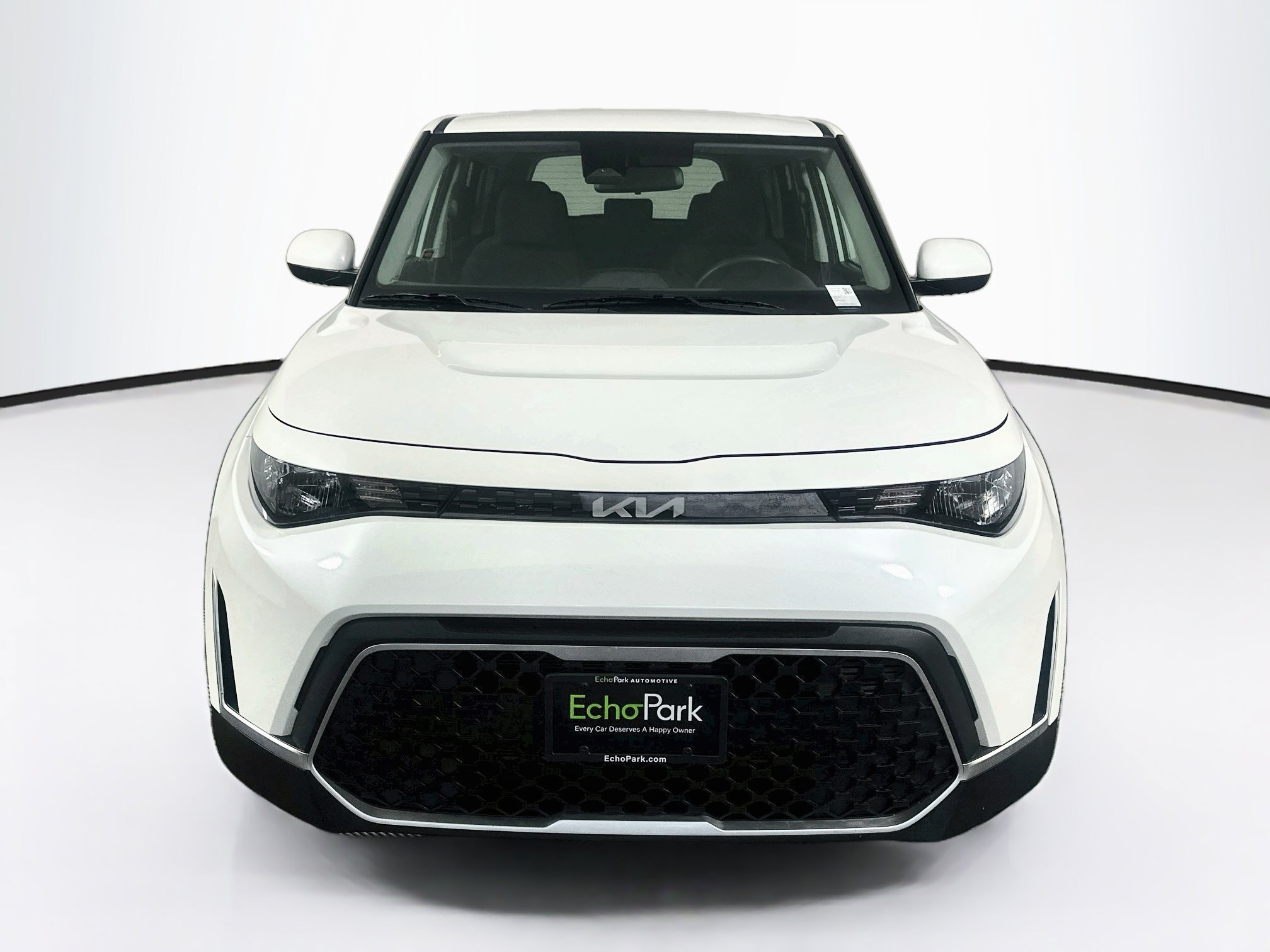 Used 2025 Kia Soul LX w/ LX Technology Package FWD image 2