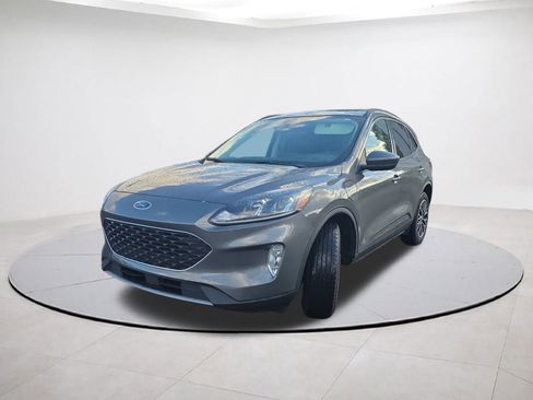 Used 2022 Ford Escape SEL w/ Technology Package image 3