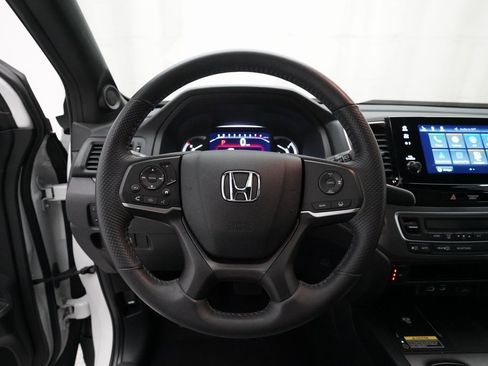 Used 2025 Honda Passport EX-L image 4