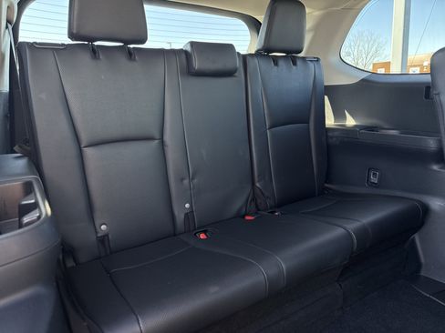 Used 2025 Toyota Grand Highlander XLE image 31