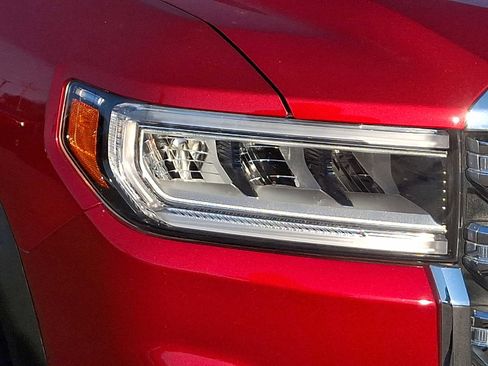 Used 2021 GMC Acadia SLE w/ Driver Convenience Package image 9