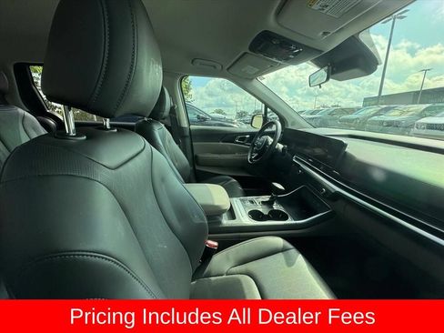 Certified 2026 Kia Carnival FWD image 3