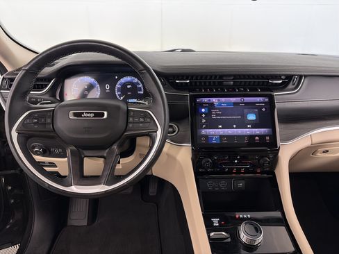 Used 2022 Jeep Grand Cherokee L Limited AWD/4WD image 7