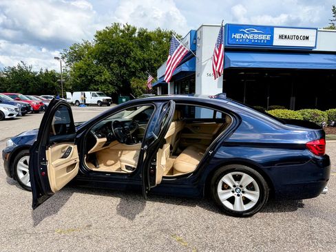 Used 2011 BMW 528i Sedan RWD image 18