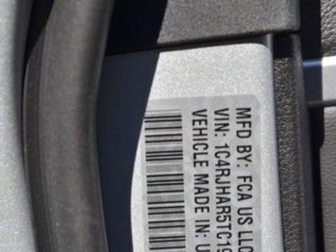 New 2026 Jeep Grand Cherokee Altitude image 11