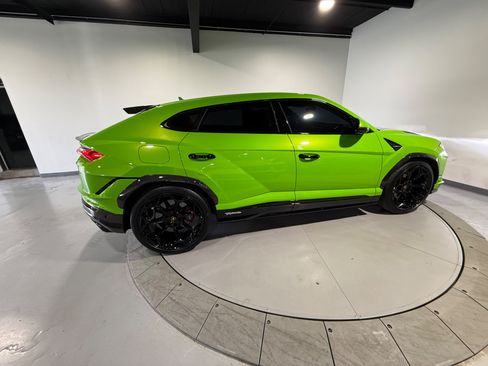 Used 2024 Lamborghini Urus Performante AWD/4WD image 15