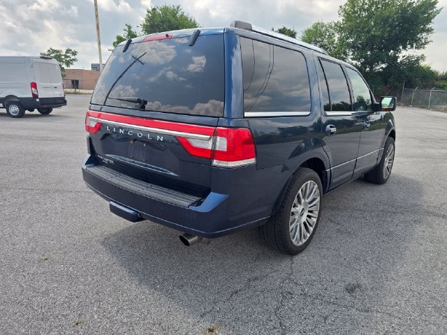 Used 2017 Lincoln Navigator Select AWD/4WD image 3