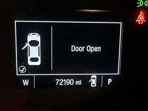 Used 2021 Chevrolet Trax LT AWD/4WD image 32