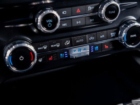 Used 2025 Ford F350 Lariat w/ Lariat Ultimate Package image 17