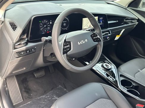 New 2025 Kia Niro Wind image 19