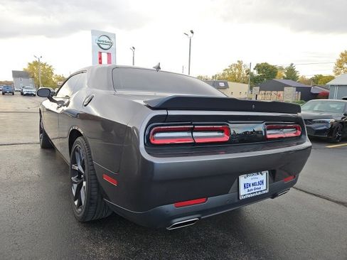 Used 2021 Dodge Challenger GT w/ Plus Package image 9