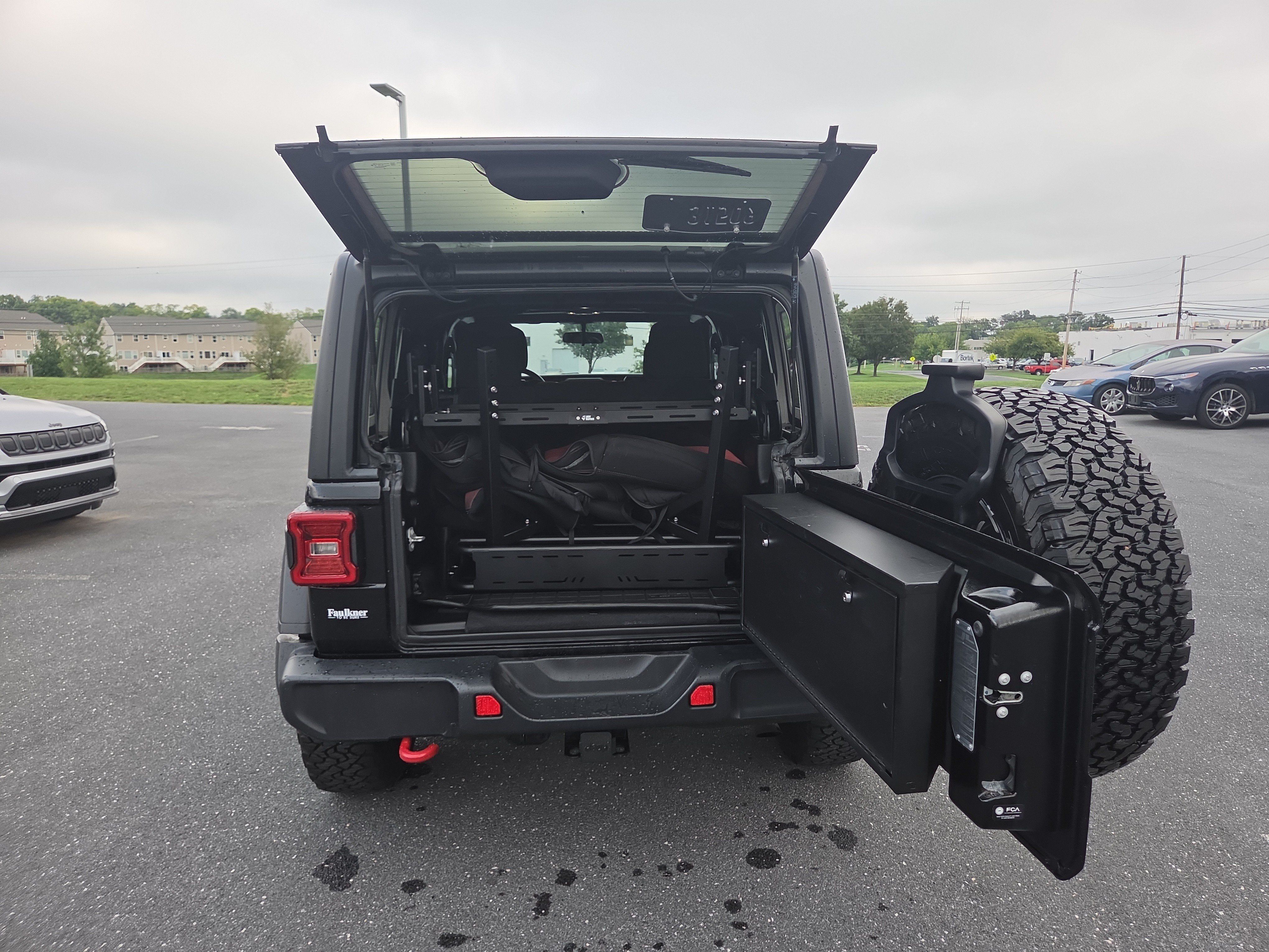 Used 2021 Jeep Wrangler Unlimited Rubicon w/ LED Lighting Group AWD/4WD image 26