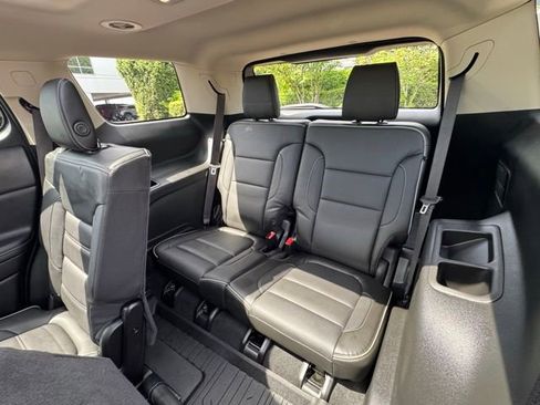 Used 2018 GMC Acadia Denali w/ Technology Package AWD/4WD image 11