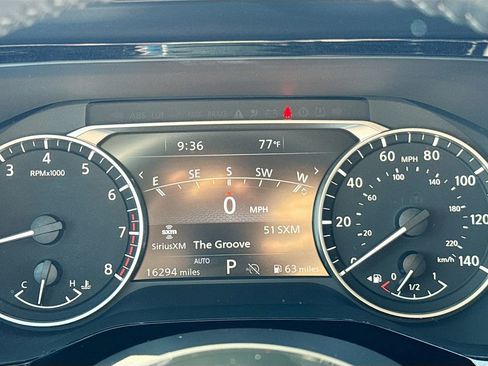 Used 2024 Nissan Pathfinder SL w/ Cargo Package image 11