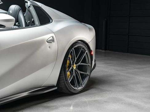 Used 2021 Ferrari 812 GTS RWD image 28