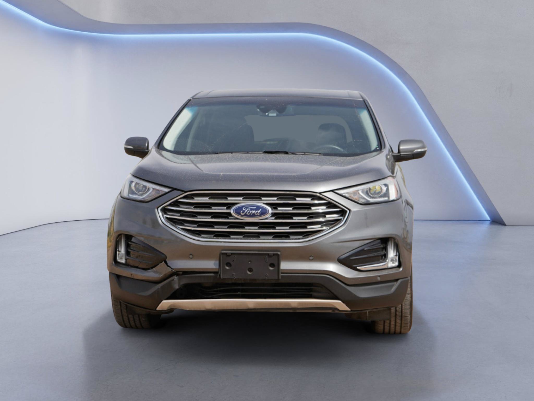 Used 2021 Ford Edge Titanium FWD image 3