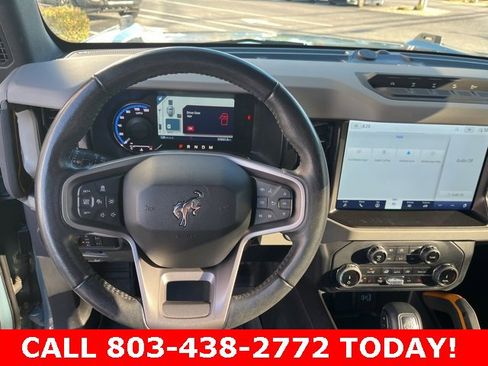 Used 2022 Ford Bronco Badlands image 12