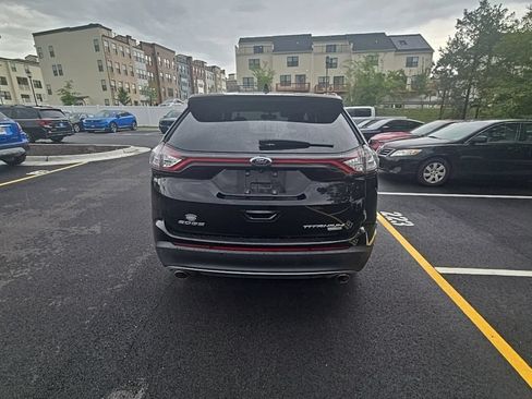 Used 2018 Ford Edge Titanium w/ Equipment Group 301A FWD image 6