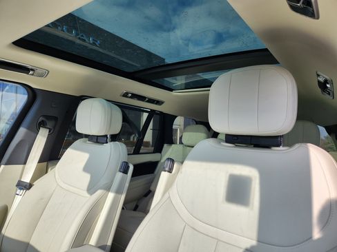 New 2026 Land Rover Range Rover Long Wheelbase SE image 10