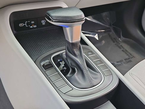 Certified 2025 Hyundai Kona SEL FWD image 31