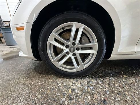 Used 2017 Audi A4 2.0T Premium image 10