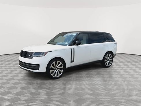 Used 2025 Land Rover Range Rover Long Wheelbase SE AWD/4WD image 4