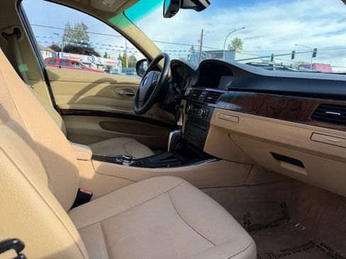 Used 2011 BMW 328i xDrive Sedan AWD/4WD image 21