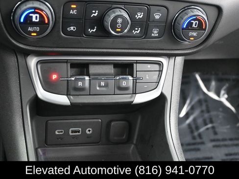 Used 2023 GMC Terrain SLE w/ Driver Convenience Package image 11