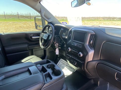 Used 2022 GMC Sierra 2500 Pro w/ Convenience Package image 12