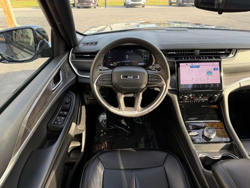 Used 2024 Jeep Grand Cherokee Limited 4xe image 15