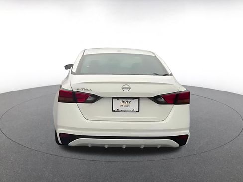 Used 2025 Nissan Altima 2.5 SV image 12