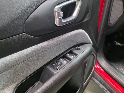 Used 2023 Jeep Compass Latitude AWD/4WD image 10