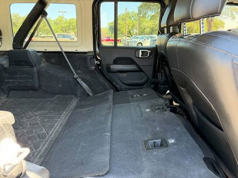 Used 2021 Jeep Wrangler Unlimited Sahara AWD/4WD image 21