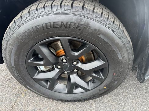 Used 2017 Jeep Cherokee Trailhawk w/ Trailer Tow Group image 12