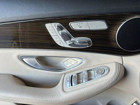 Used 2018 Mercedes-Benz C 300 Sedan w/ Parking Assist Package image 11