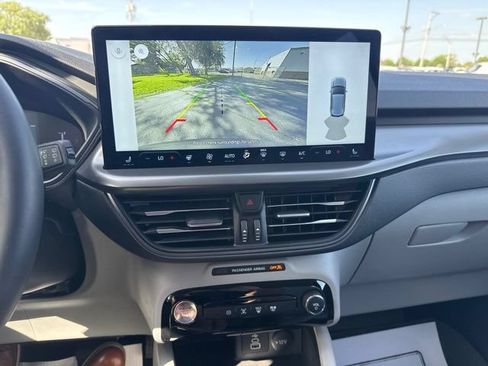 Certified 2025 Ford Escape SE FWD image 23