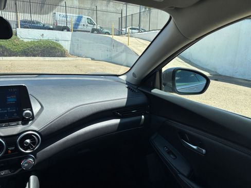 Used 2025 Nissan Sentra SV FWD image 33