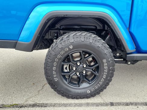 Used 2024 Jeep Gladiator Sport image 5