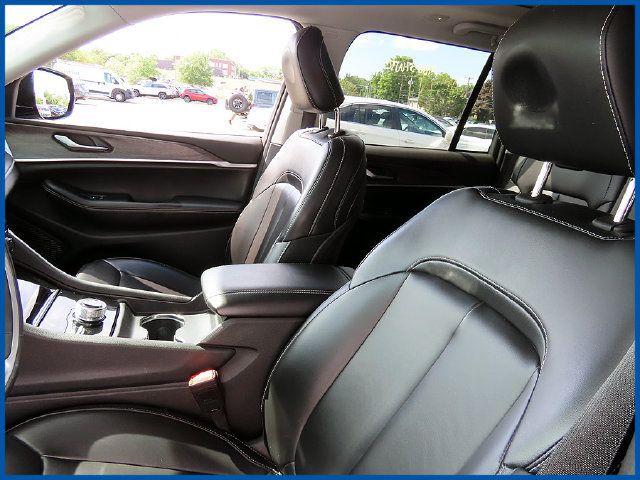 Certified 2023 Jeep Grand Cherokee Limited AWD/4WD image 14