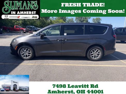 Used 2023 Chrysler Voyager LX FWD image 1