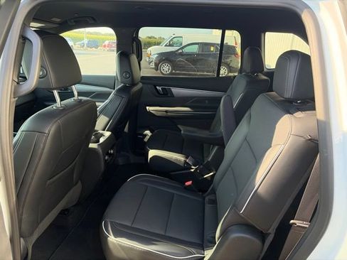 Used 2026 Buick Enclave Preferred FWD image 5