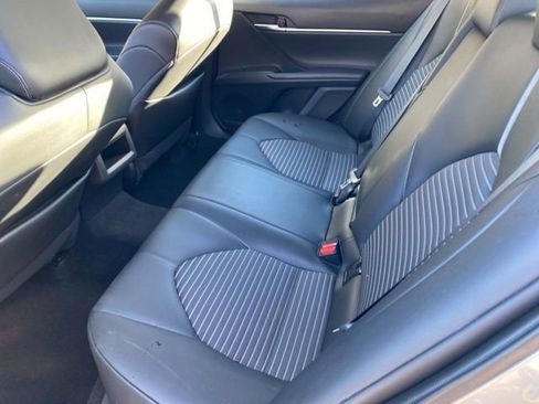 Used 2022 Toyota Camry SE image 13